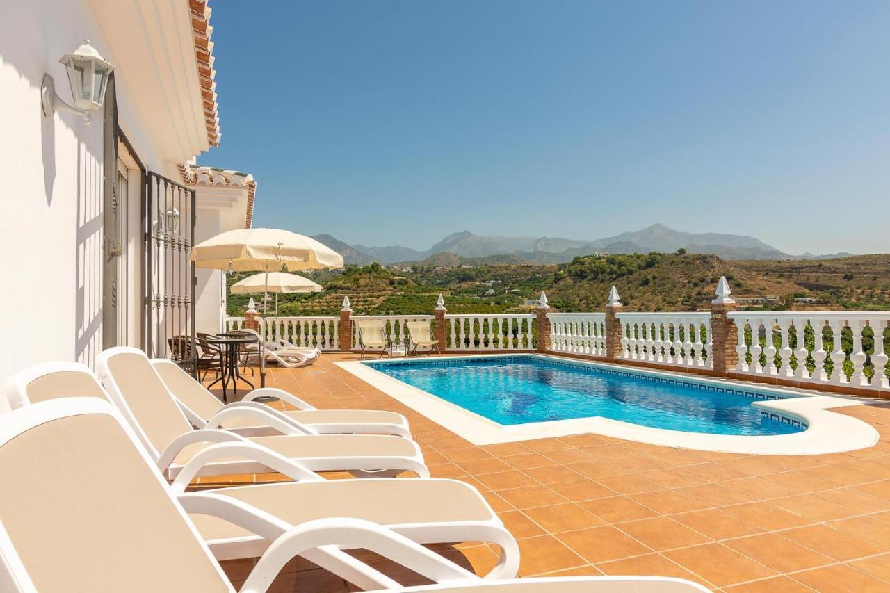 Villa Andalucia: Cerca De Todo, Intimidad Y Espacio Nerja Exteriör bild