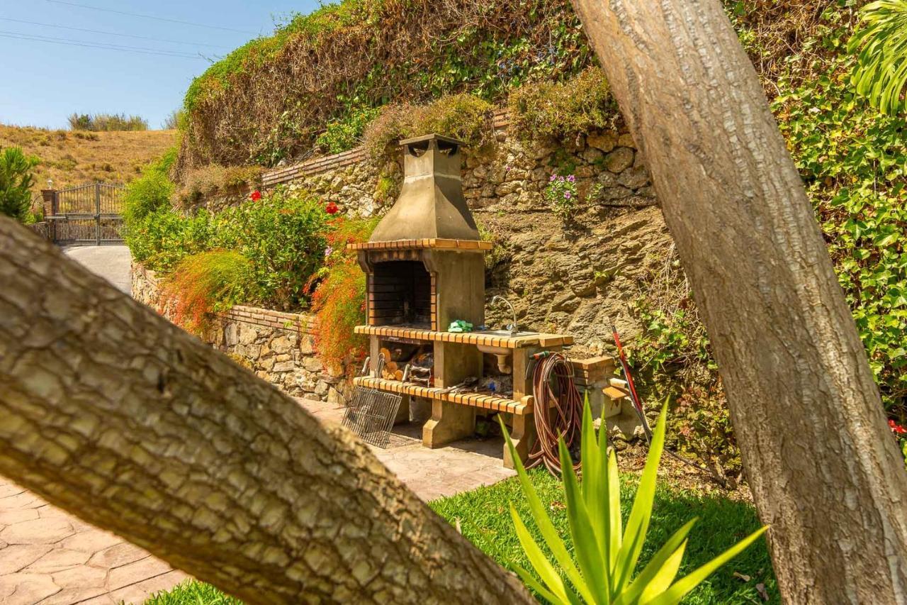 Villa Andalucia: Cerca De Todo, Intimidad Y Espacio Nerja Exteriör bild